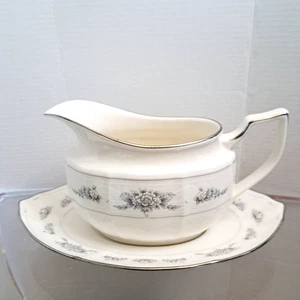 Noritake Southern Lace Gravy Boat con platillo hecho en Japón - Imagen 1 de 6