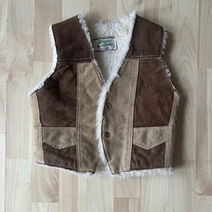 Child’s Suede Vest With Sherpa Lining Size 4 - Picture 1 of 4