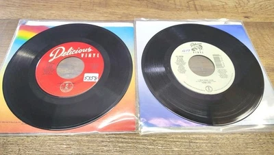 Tone Loc Wild Thing & funky Cold Medina Delicious Final 45 lot of 2 Foto 1 de 4