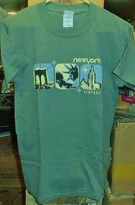 New York, 3 Landmark, Steel Printed T-Shirt (Small) by Gildan, BRAND NEW - Picture 1 of 1