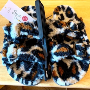 Sandalias esponjosas Secret Treasures con estampado de animales talla 7 preciosas - Imagen 1 de 5
