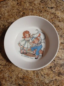 Vintage 1969 Raggedy Ann & Andy Pillow Fight Oneida Deluxe Kids Cereal Bowl - Picture 1 of 4