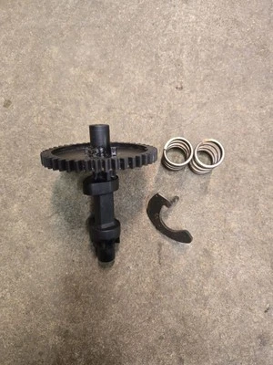 Tecumseh OEM Camshaft Pn#37040 NOS - Image 1 of 4