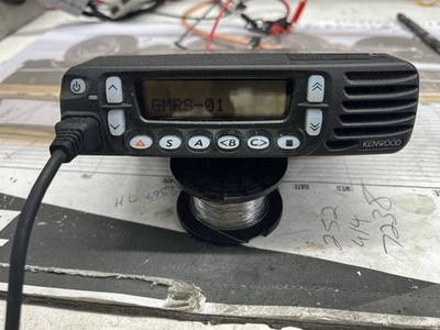 Transceptor Kenwood TK-8180H-K2 UHF FM con micrófono. Tiene algo de programación GMRS. Foto 1 de 4