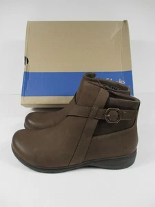 -NEU Clarks Mushroom Weite Chaussant Large Damen Leder Stiefel Größe 9 W - Bild 1 von 5