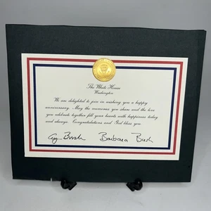 Tarjeta de felicitación oficial del aniversario de boda de la Casa Blanca del presidente George HW Bush - Imagen 1 de 7