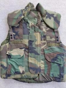 US Military Obsolete Camo Vest Woodland Camouflage Size Medium - Picture 1 of 4