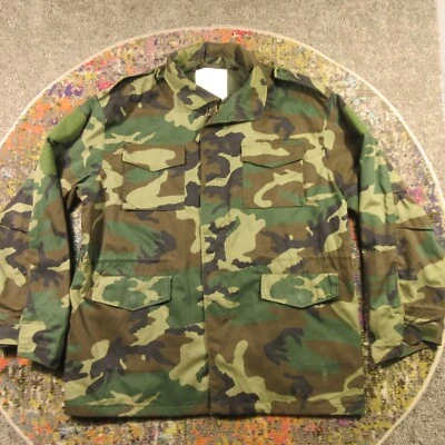Chaqueta militar Woodland camuflada XL abrigo de campo Rothco Ultra Force de gran tamaño usado en excelente estado Foto 1 de 4