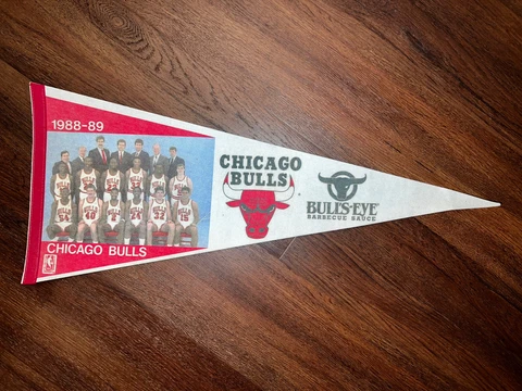 NBA CHICAGO BULLS BULLS EYE BARBECUE SAUCE PENNANT 1988-89 WORN Cover