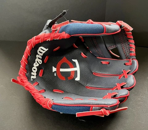 New Minnesota Twins MLB Wilson T-Ball Leather Baseball Glove 10" AO2RB16MIN RHT Cover