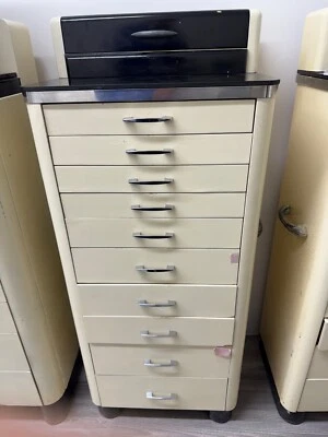 Gabinete dental vintage 1943 Foto 1 de 4