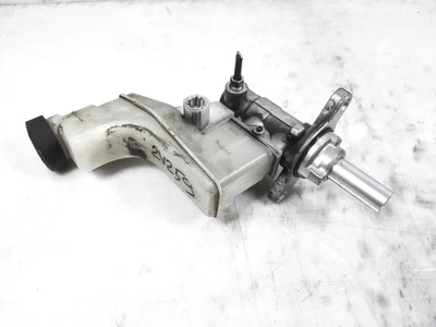 Cilindro maestro de refuerzo de frenos Toyota Venza 2009-2012 47201-0T011 Foto 1 de 4