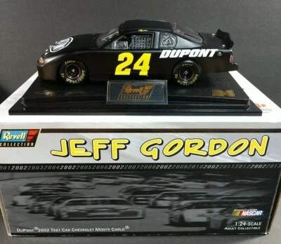 JEFF GORDON #24 DuPONT 2002 Test Car & Stop Watch 1:24 REVELL COLLECTION - Image 1 of 4