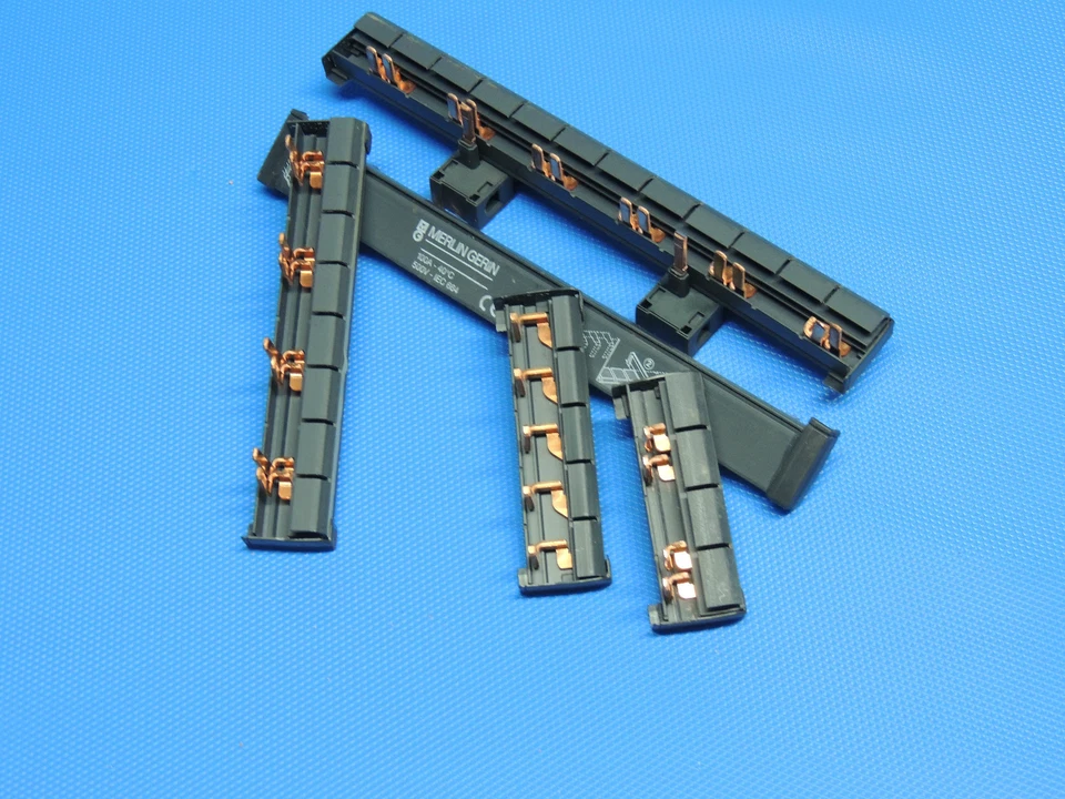  5 Stück Merlin Gerin  Terminal Strip 500V 100A IEC 664  ca 65 cm Inkl. Rechnung - Image 1 of 1