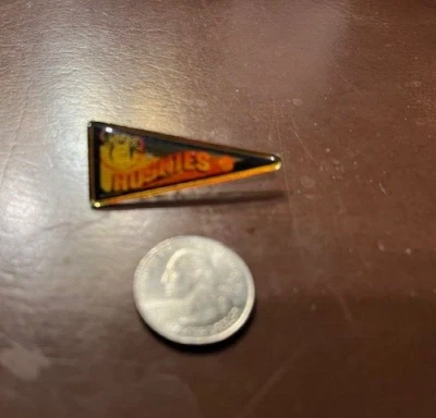 University of Connecticut UConn Huskies PIN - Vintage - Image 1 of 2