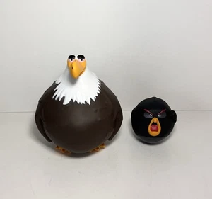 Juego de 2 figuras de bola blanda de plástico Mighty Eagle & Bomb 2016 de vinilo Angry Birds - Imagen 1 de 10