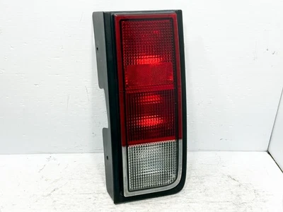 Lámpara de luz trasera lateral del pasajero derecho Hummer H2 2005-2009 OEM Foto 1 de 4