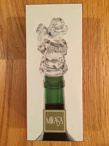 Tapón de botella de cristal austriaco Mikasa Cherub Song tocando un acordeón ~ Nuevo en caja - Imagen 1 de 3