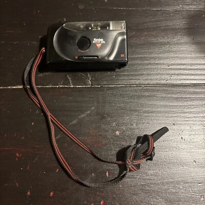 Kodak Star AF Black Quartz Date Red Eye Reduction 35mm Film Camera *FOR PARTS* - Image 1 of 4