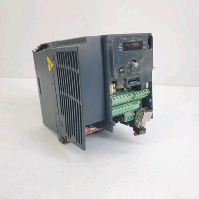 Schneider Electric ATV320U07N4C Altivar 320 1HP unidade CA - Imagem 1 de 4