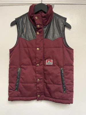 Raro Pequeño Ben Davis Lana Cuero Lana Acolchado Borgoña Broche Frontal Botón Chaleco Foto 1 de 4