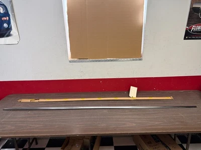 Mercury Montclair Monterey 1956 2 puertas HT convertible cuarto panel moldura nuevo en caja Foto 1 de 4