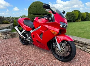 00 - W HONDA VFR800FiX - INCREDIBLE CONDITION & VERY LOW MILES - Picture 1 of 24