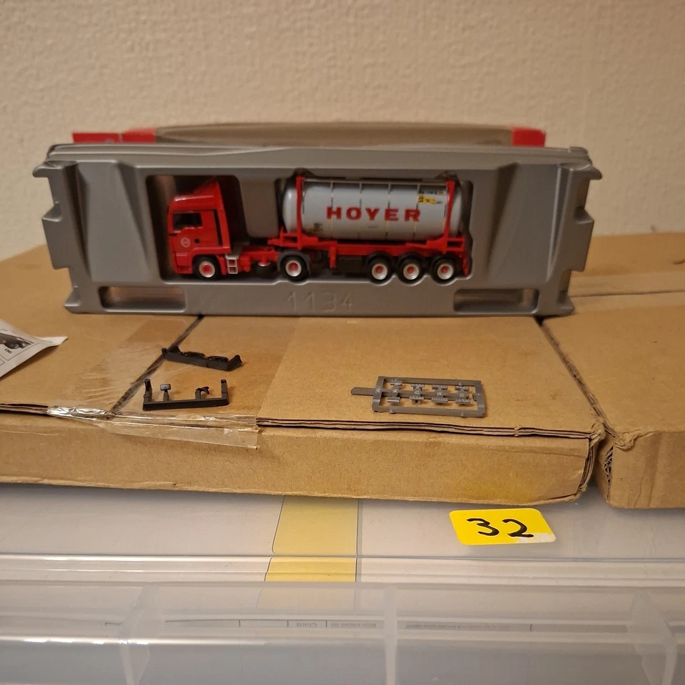 Herpa  MAN TGS LX SZ With Tank Load (HOYER) 1.87 Scale (26) - Image 1 of 4