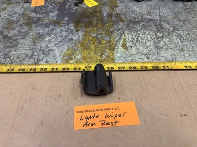 02-09 Trailblazer подъемная дверь задний стеклоочиститель рычаг упора стопор - Изображение 1 из 4