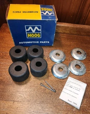 Nuevo de Lote Antiguo MOOG K8122 ~ Bujes de varilla de puntal 1962-66 Ford Mercury Mustang Cyclone Fairlane Foto 1 de 4