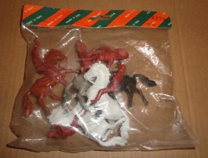 SOLDATINI FAR-WEST INDIANI A CAVALLO SCALA 1/32 P.R.B. BOLOGNA ANNI '70 - Picture 1 of 2