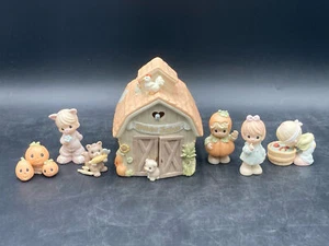 Juego de estatuillas de porcelana de siete piezas Precious Moments Fall Festival con caja - Imagen 1 de 20