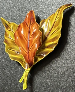 Vintage Autumn Colors Three Leaves Brooch Pin Gold Tone Metal and Enamel - Picture 1 of 8