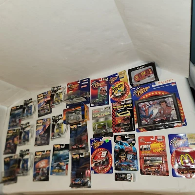 27 Nascar Race Car Collection, Hot Wheels Racing, Winner's Circle+1:64 & 1:43 - Image 1 of 4