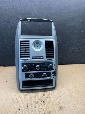 Panel de control climático Chrysler Town Country 2008-2010 tablero central moldura P1784 DG Foto 1 de 4