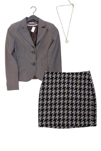 Completo moda donna taglia XS con Montego blazer taglia 34 e collana - Picture 1 of 9