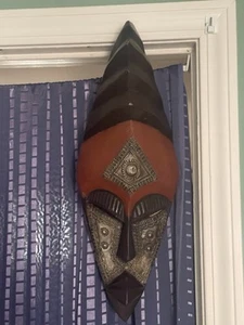 "MASCARILLA GHANA africana tallada a mano madera y metal decoración de pared colección Novica de 18""" - Imagen 1 de 7