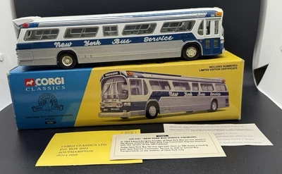 Corgi Classics #54301 - New York Bus Service Fishbowl GM5301 Foto 1 de 4