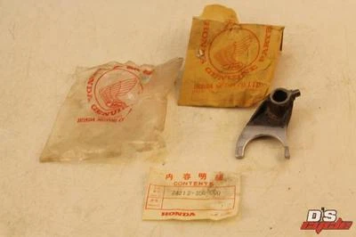 NUEVO HONDA XL250, XL 250, XL350 HORQUILLA CAMBIO IZQUIERDO 24212-356-000 OEM M Foto 1 de 4