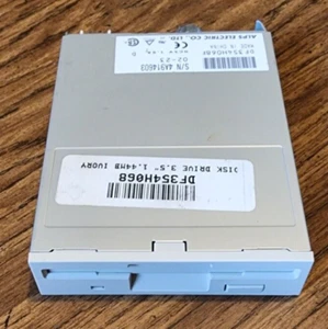 Ivory Beige 3,5" Diskettenlaufwerk intern (1,44 MB) ALPS elektrisch DF354H068F - Bild 1 von 2