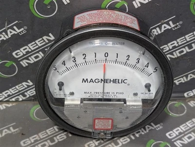 NEW Dwyer 2310 Magnehelic Pressure Gauge Assembly -5 to 5 Inches of Water - Image 1 of 4