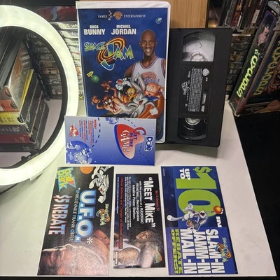 Space Jam 1996 Rare Collectors Coin & Original Inserts Warner Bro Michael Jordan - Image 1 of 4