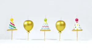 Party Hüte und Luftballons 3D Geburtstag Torte Kerze Deko Kerzen 5er Set - Bild 1 von 1