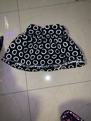 Childrens Place 女孩打褶圆点印花裙 4 码黑色白色棉质衬里 — 第 1/4 张图片