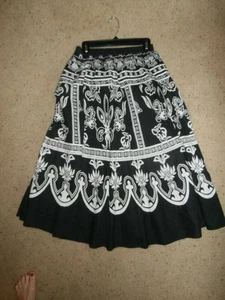 NEW CACHE SKIRT MEDIUM LINED BLACK WHITE FLORAL $96 FULL SKIRT - Picture 1 of 3