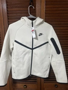 Size LARGE Nike Sportswear Big Kids Tech Fleece Hoodie Grey - Picture 1 of 7