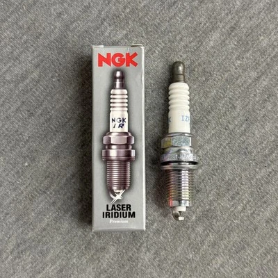 Bujía láser premium NGK 3657 de iridio (IZFR5K11) - (única) Foto 1 de 4
