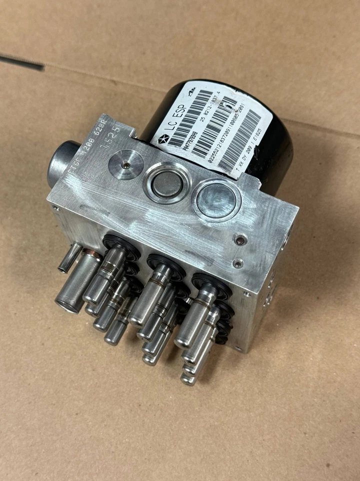 Bomba de freno antibloqueo ABS genuina Mopar Jeep 2014-2017 68067065AA/ Foto 1 de 1