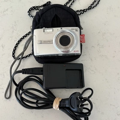 FujiFilm FinePix F480 8.2 MP 4x Wide Zoom Digital Camera & Charger - Image 1 of 4