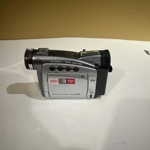 Videocamera digitale Canon Mini DV NTSC ZR90 (usata vedi descrizione) - Foto 1 di 9